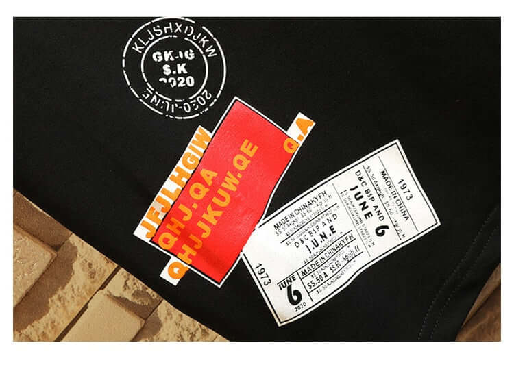 Men's hip hop t-shirt front view letter print detail